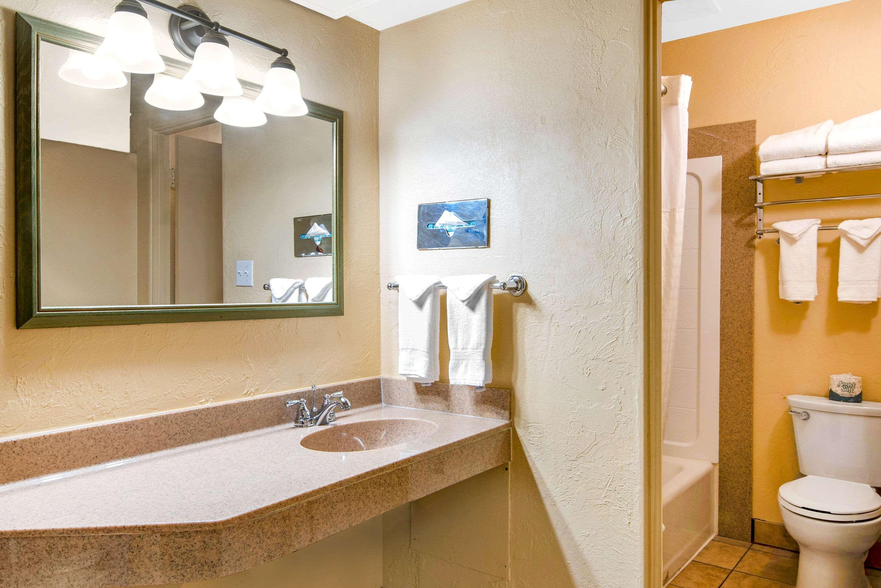 Econo Lodge Inn & Suites Durango Eksteriør billede