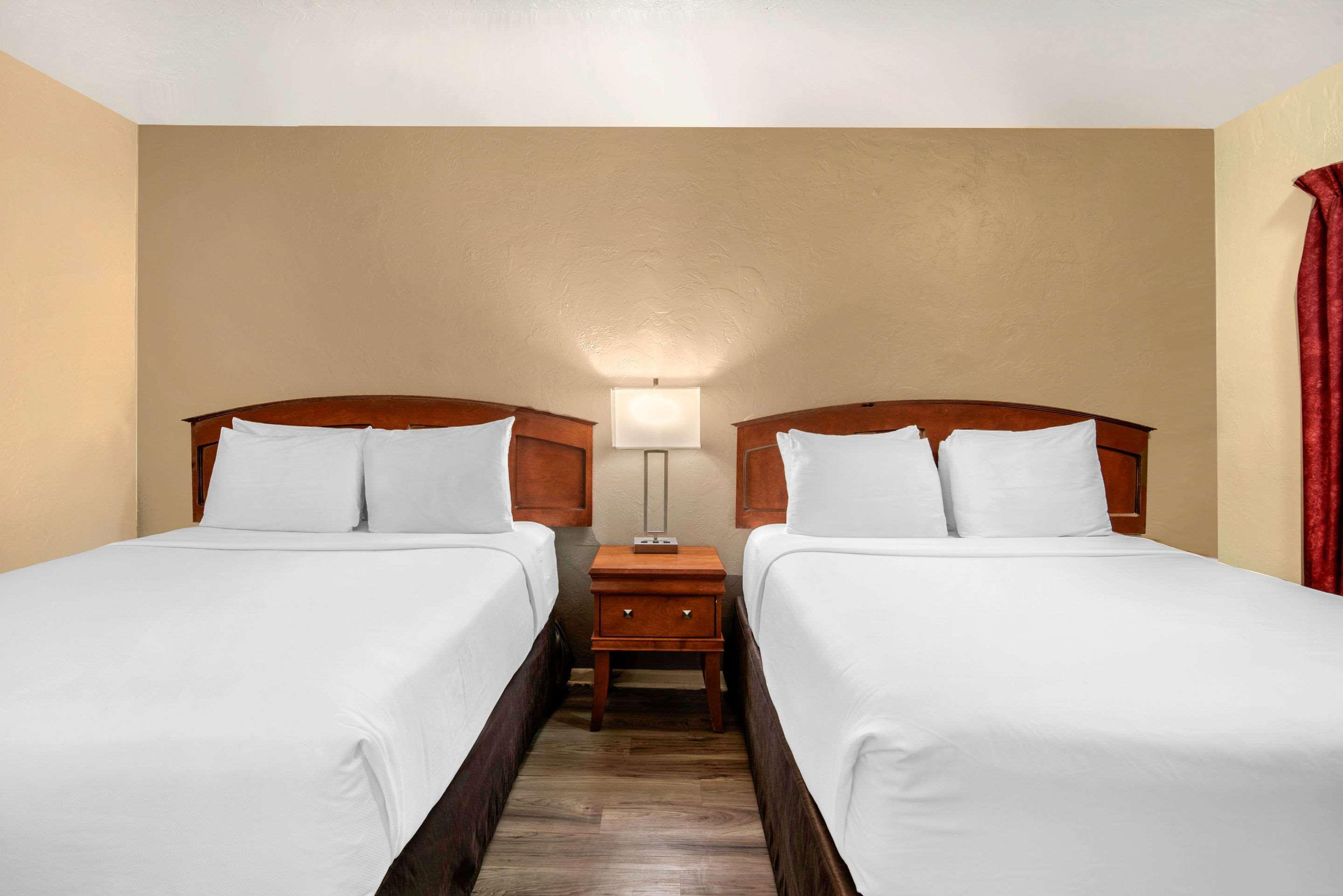 Econo Lodge Inn & Suites Durango Eksteriør billede